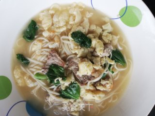 肉片鸡蛋面的做法