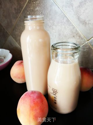 牛奶蜜桃饮的做法