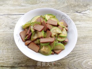 西葫芦炒鸡蛋干的做法