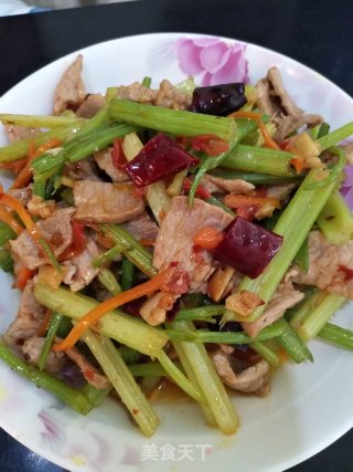 芹菜炒肉片的做法