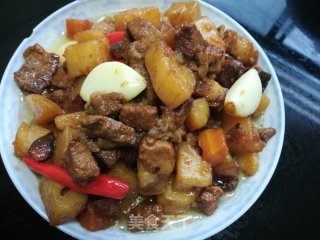 土豆红萝卜烧肉的做法
