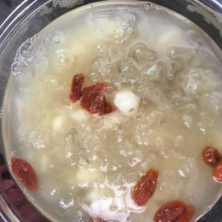 银耳莲子羹的做法