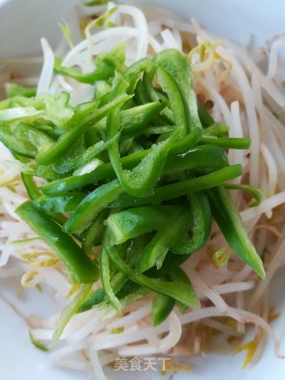 辣椒拌绿豆芽的做法