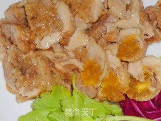 糯米咸蛋黄鸡腿包的做法