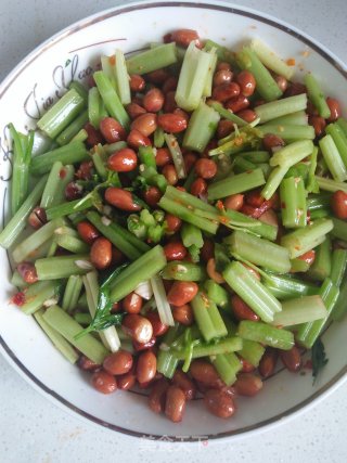 凉拌菜——芹菜拌花生米的做法