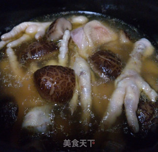 花菇鸡脚汤的做法