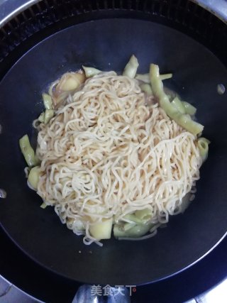 小满日食记《五花肉豆角之焖面》