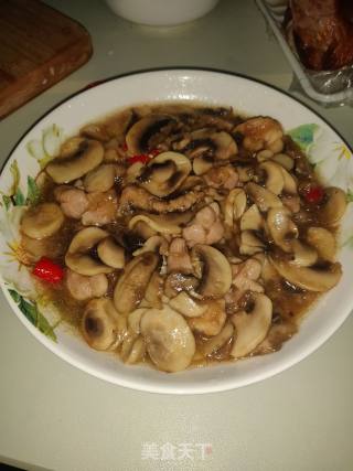 白蘑菇炒肉的做法