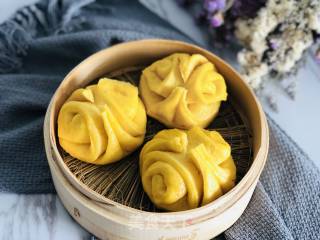 南瓜甜花卷的做法