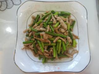 蒜薹炒肉的做法