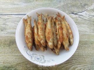 炸小参子鱼的做法