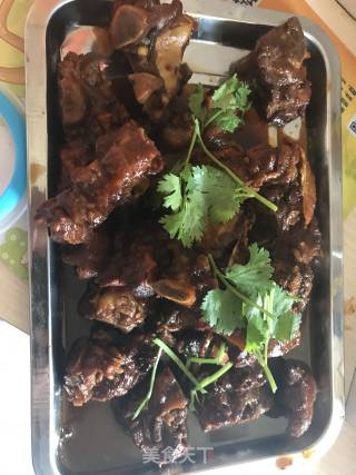 美味酱脊骨的做法