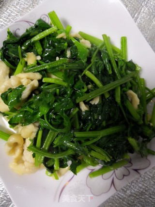 鸡肉炒西芹的做法