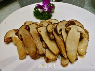 黄油煎松茸的做法