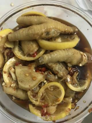 酸辣柠檬鸡爪的做法