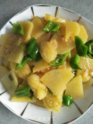 黄柿子炒土豆片的做法