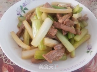 西芹炒肉的做法