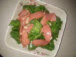 青椒炒火腿肠的做法