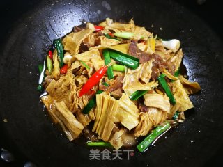 腐竹肉片的做法