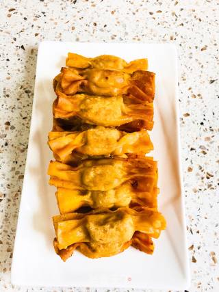 馄饨皮版春卷的做法