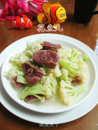 腊鸭腿煮花菜的做法