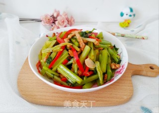 芹菜红椒炒肉丝的做法