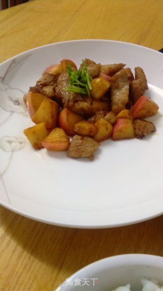 苹果炒肉的做法