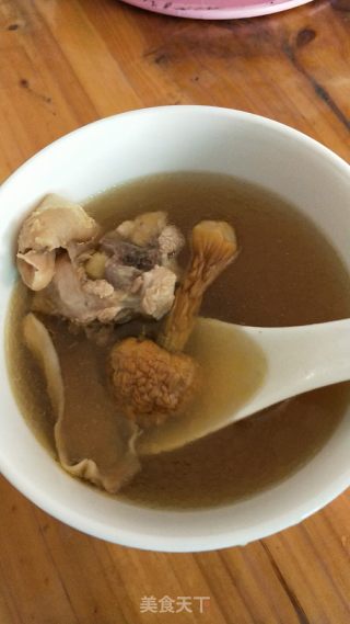 菌菇鸡汤的做法