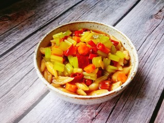 蜜薯西芹剪刀面的做法