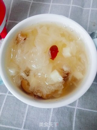 马蹄红枣银耳羹的做法