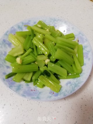 简版芹菜的做法