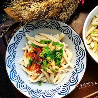 油泼毛毛虫面的做法