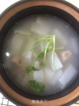 白萝卜煲排骨干贝的做法