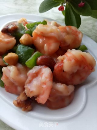 坚果炒虾仁的做法