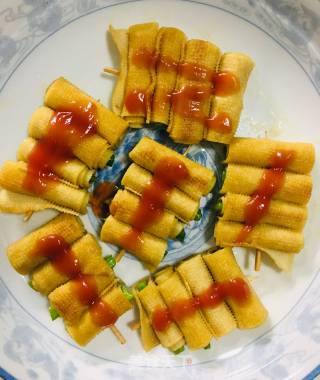 豆皮芦笋卷的做法