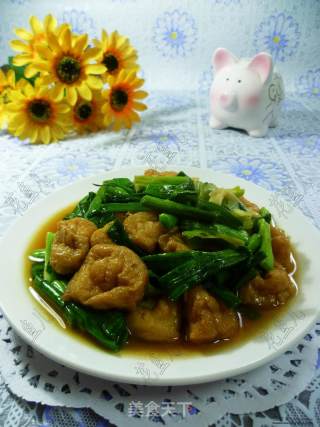 大蒜炒小油豆腐的做法