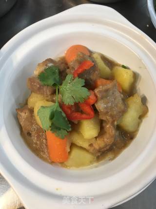 土豆烧排骨的做法