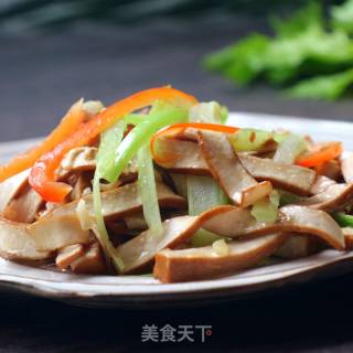 芹菜炒豆干的做法