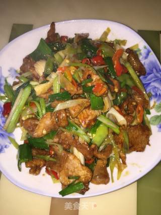 蒜苗炒肉的做法