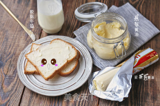 自制黄油——奶油打发过头了怎么办？教你一招变废为宝的做法