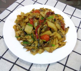 酸辣藕丁炒蚬肉的做法