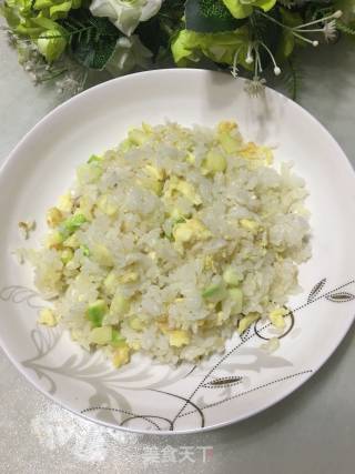 西胡鸡蛋炒米饭的做法