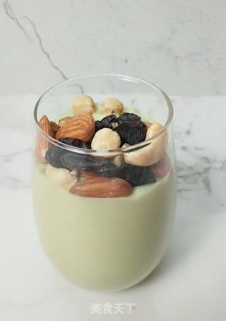 椰浆牛油果坚果奶昔的做法
