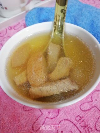 川贝雪梨炖瘦肉的做法