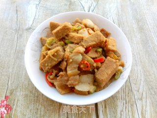 五花肉炒霉豆渣球的做法