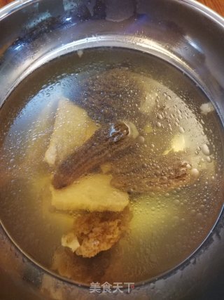 羊肚菌炖瘦肉的做法