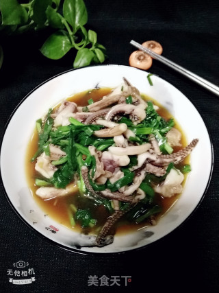韭菜炒鱿鱼头的做法