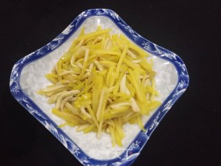 杏鲍菇炒土豆丝的做法