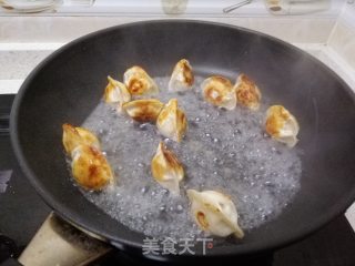 生煎速冻饺子的做法