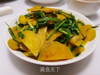 南瓜炒蒜苗的做法